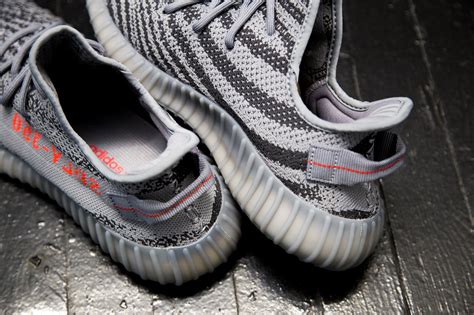 最高yeezy 350 v2が構成|yeezy 350 colors.